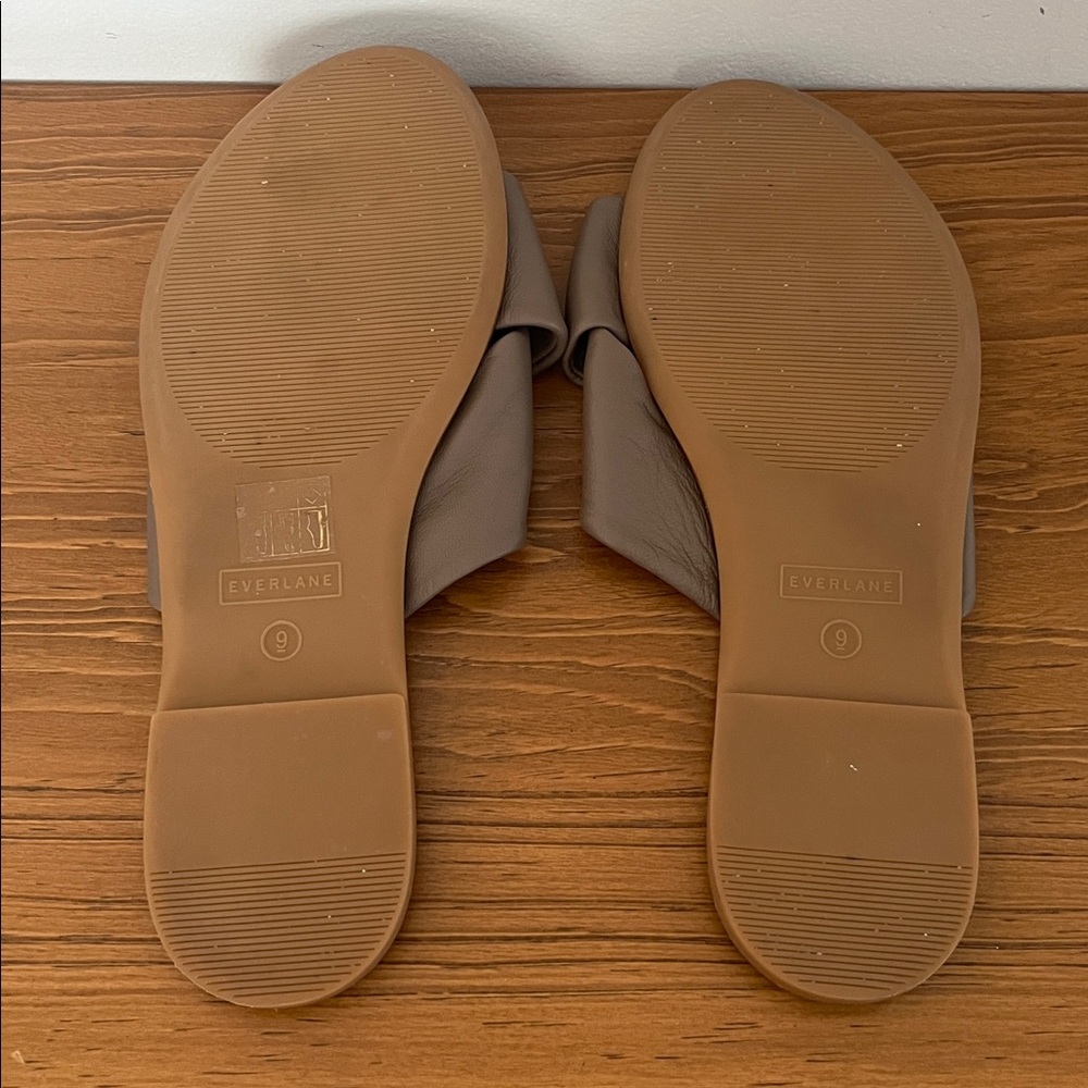 EVERLANE The Day Crossover Sandal - Picture 10 of 16